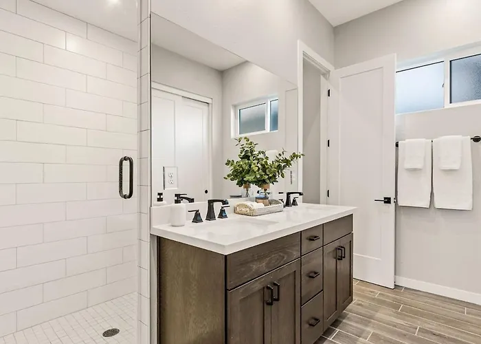Holiday home Cozy Escape - Two King And Hot Tub